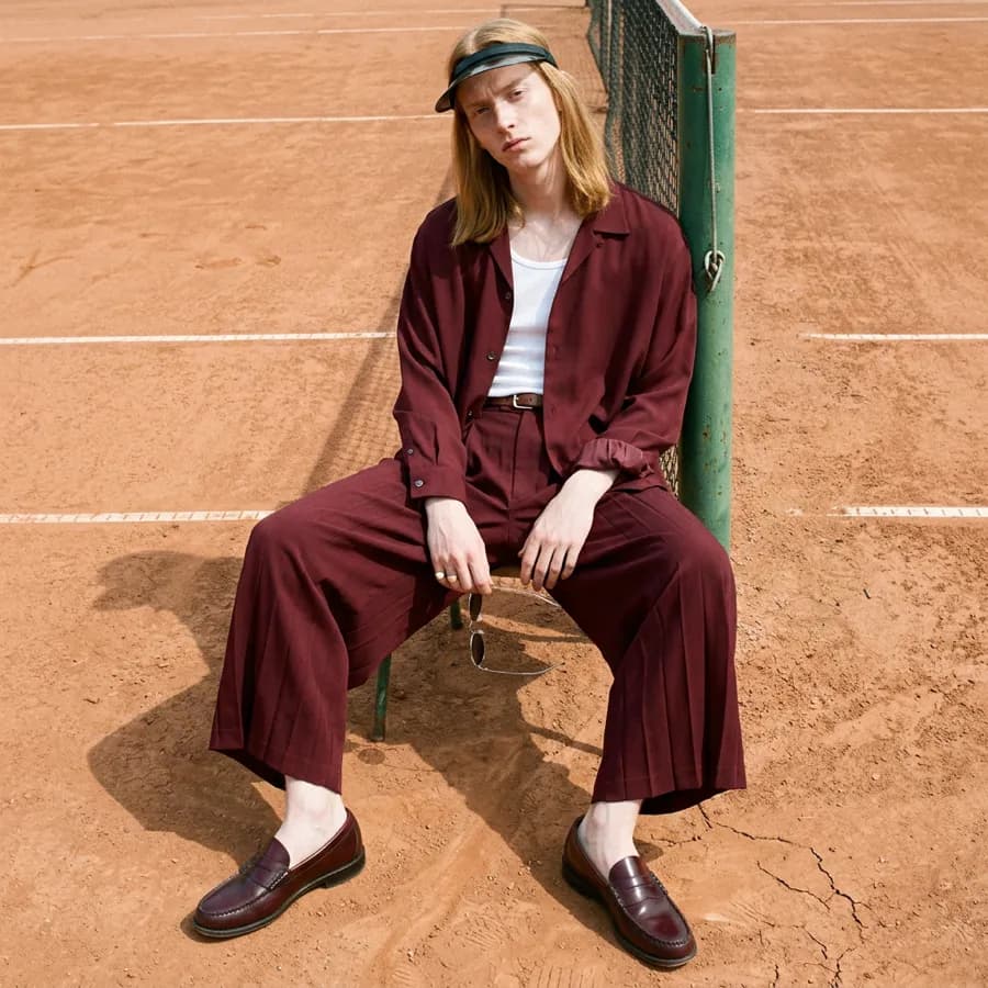 Corduroy suit, clay court